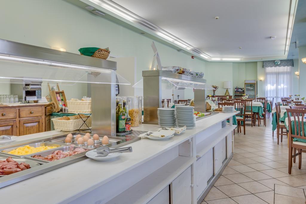 Hotel Austria Caorle Exterior foto