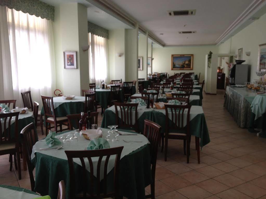 Hotel Austria Caorle Exterior foto